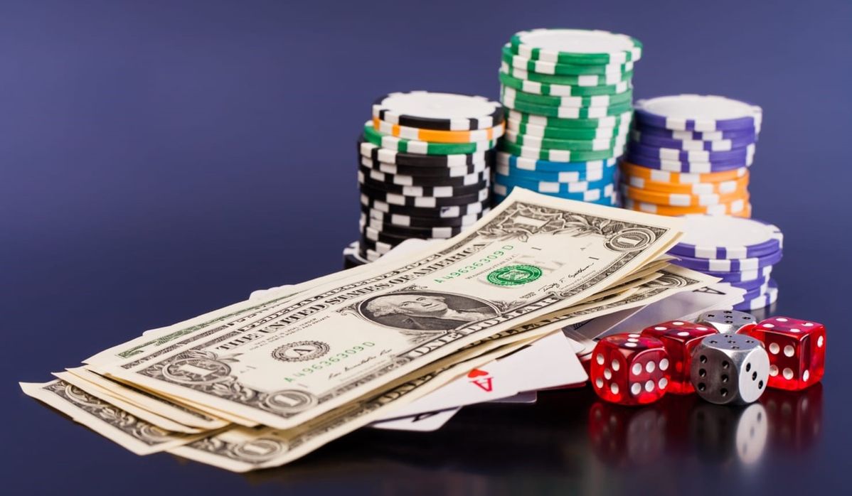 JACKPOT DELUXE کیسینو میں سلاٹ کھیلنا شروع کریں۔